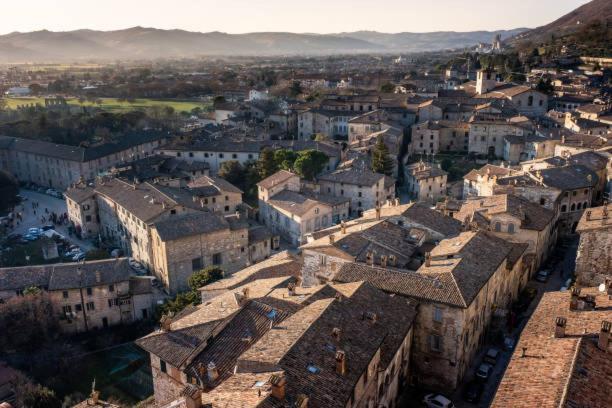 La Dimora Di Pietra Leilighet Gubbio Eksteriør bilde