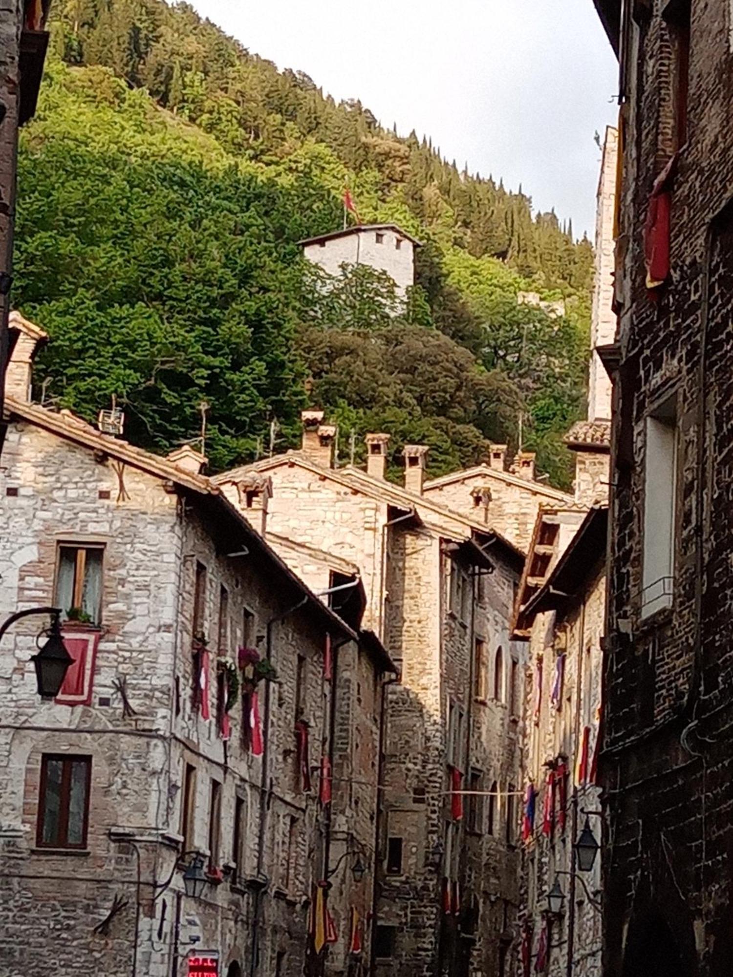 La Dimora Di Pietra Leilighet Gubbio Eksteriør bilde