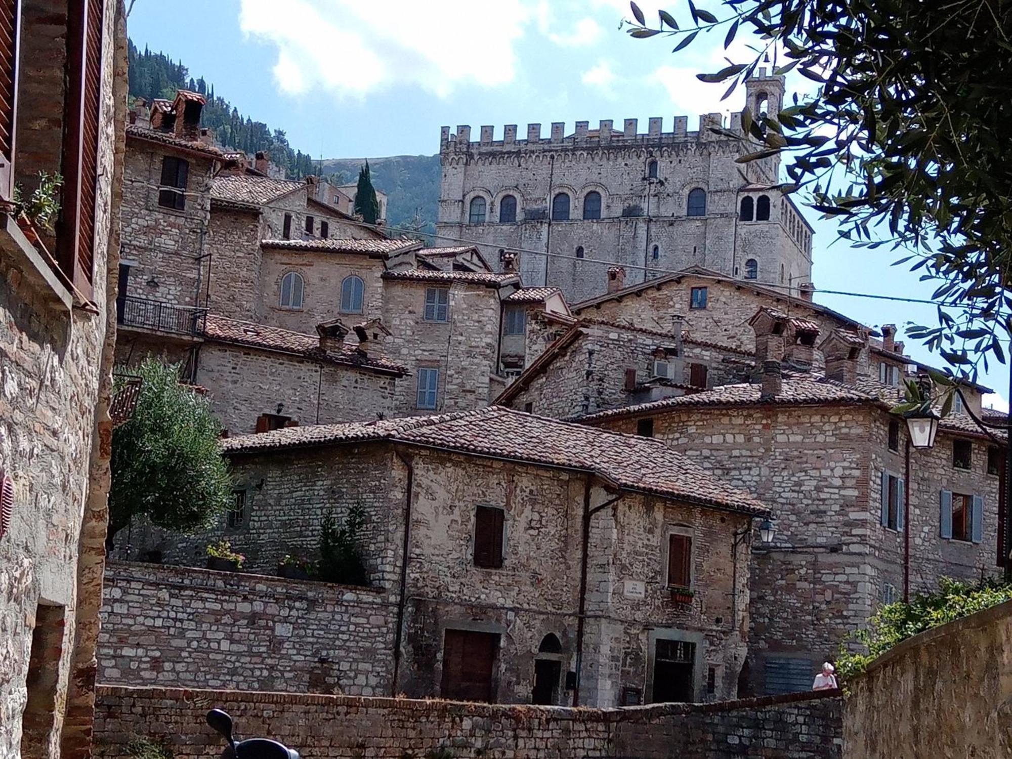 La Dimora Di Pietra Leilighet Gubbio Eksteriør bilde